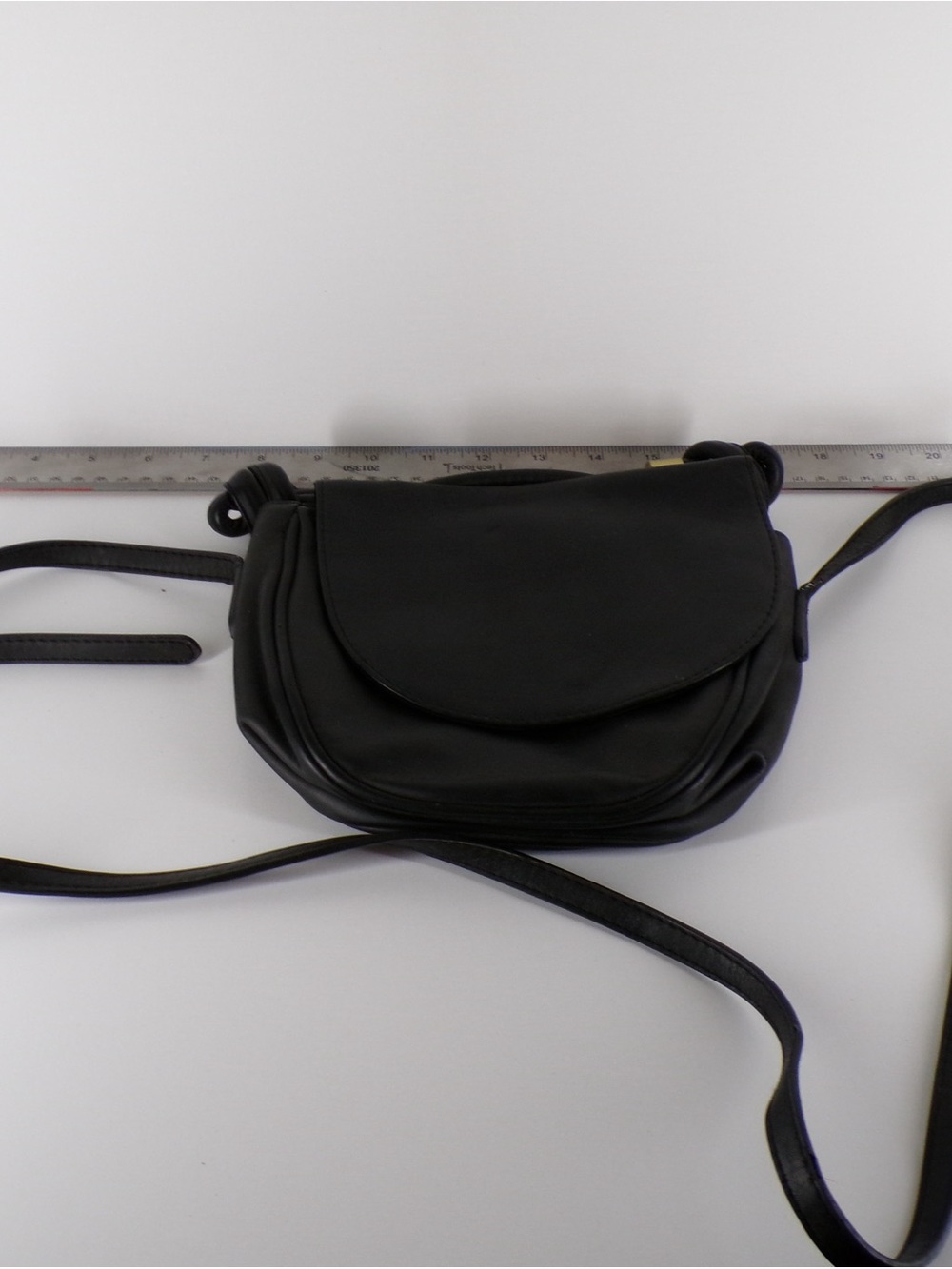 Black Crossbody Leather Saddle Bag - Unbranded